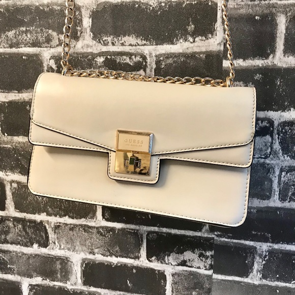 Guess purse - Picture 2 of 2